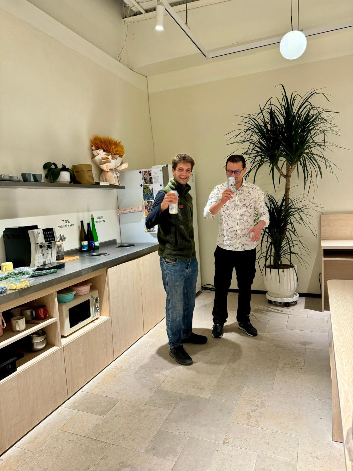 Hi Cozy International Youth Hostel East Nanjing Road & The Bund - Free Gym เซี่ยงไฮ้ ภายนอก รูปภาพ