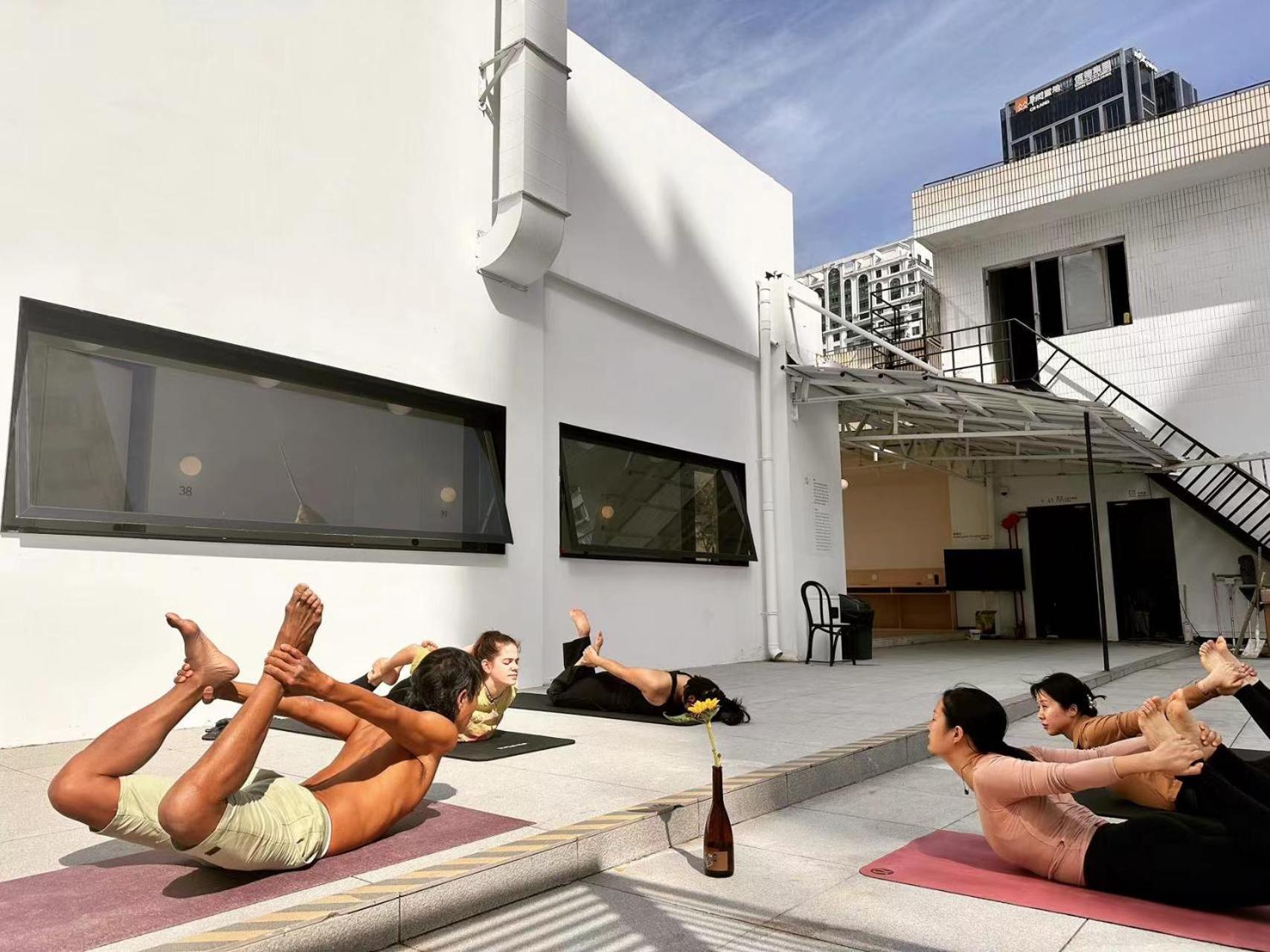 Hi Cozy International Youth Hostel East Nanjing Road & The Bund - Free Gym เซี่ยงไฮ้ ภายนอก รูปภาพ