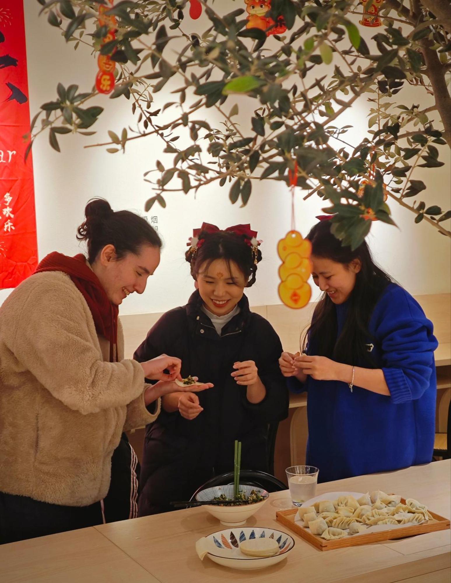 Hi Cozy International Youth Hostel East Nanjing Road & The Bund - Free Gym เซี่ยงไฮ้ ภายนอก รูปภาพ